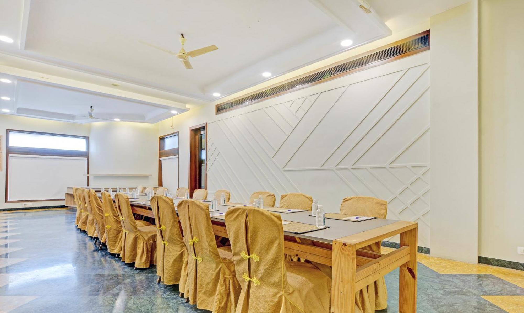 Treebo Premium Sr House 6 Km From City Palace Of Udaipur Hotel Eksteriør billede