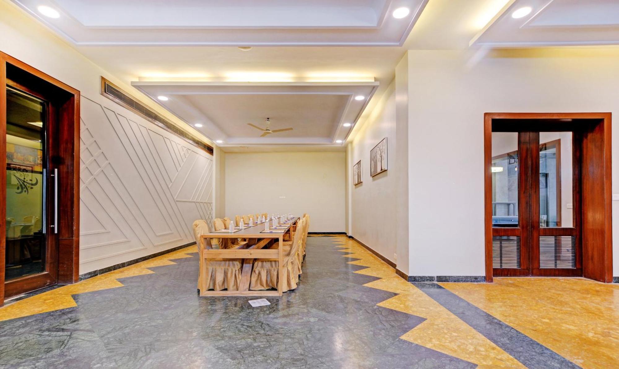 Treebo Premium Sr House 6 Km From City Palace Of Udaipur Hotel Eksteriør billede